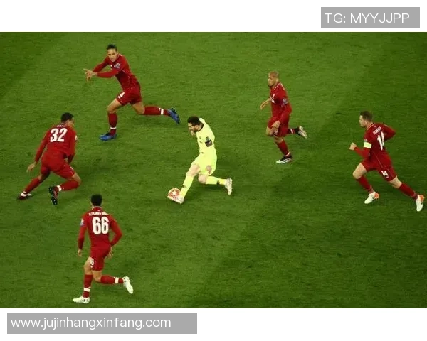 重庆足球队包夹战术解析:深度剖析其背后的战术理念与实践效果 重庆足球队包夹战术解析:深度剖析其背后的战术理念与实践效果