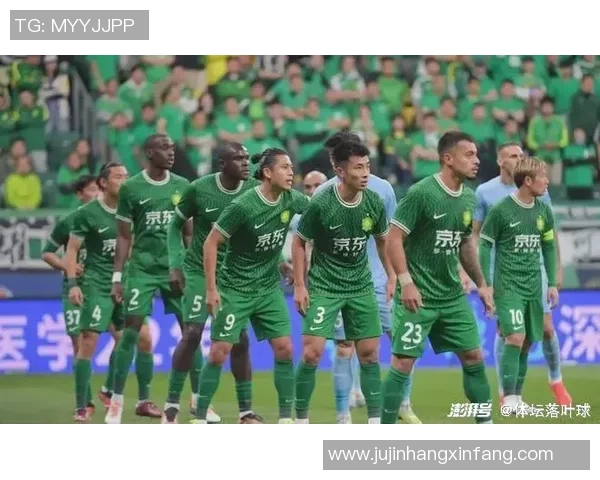 亨克与华斯兰激战正酣谁能在这场对决中笑到最后